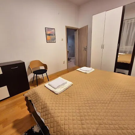 Apartman Botev's Finest 3br Szófia